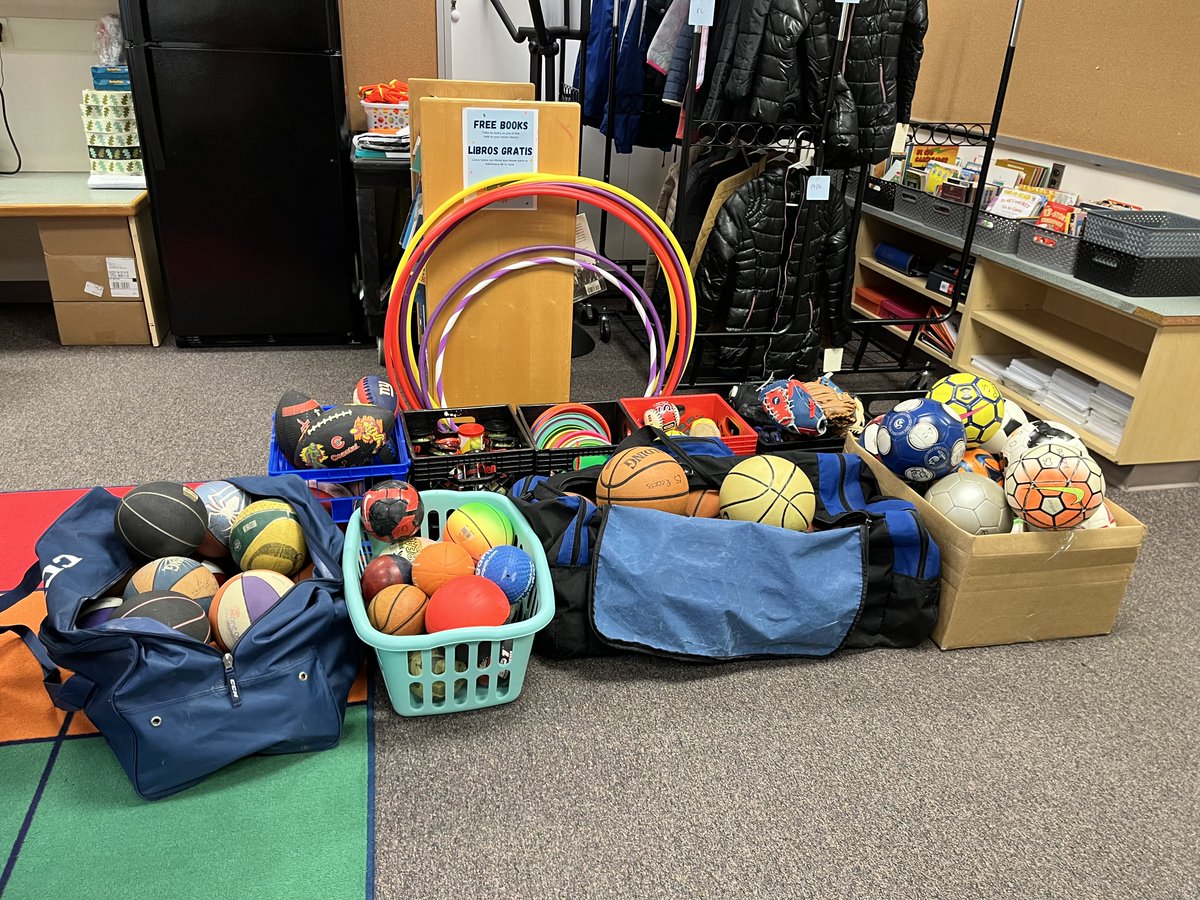 apscspr's tweet photo. Thank you to our new partners from @LPFsports for providing Carlin Springs with huge donation of recess and play equipment to encourage our students to play and stay active! #APSVolunteersAreBack #EngageAPS https://t.co/dvCZr59SlG