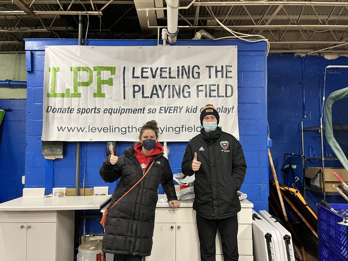 apscspr's tweet photo. Thank you to our new partners from @LPFsports for providing Carlin Springs with huge donation of recess and play equipment to encourage our students to play and stay active! #APSVolunteersAreBack #EngageAPS https://t.co/dvCZr59SlG