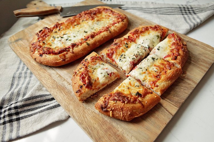 MacrinaBakery's tweet photo. Tuesday dinner plans? Our Take and Bake Rustic Pizza is waiting for you! Pick up in cafΓ©s or have it delivered through DoorDash! π
.
.
.
#macrinabakery #rusticpizza #takeandbake #cheesepizza #dinnerplans #easyweeknightdinners #yum https://t.co/1AoRyzTGds