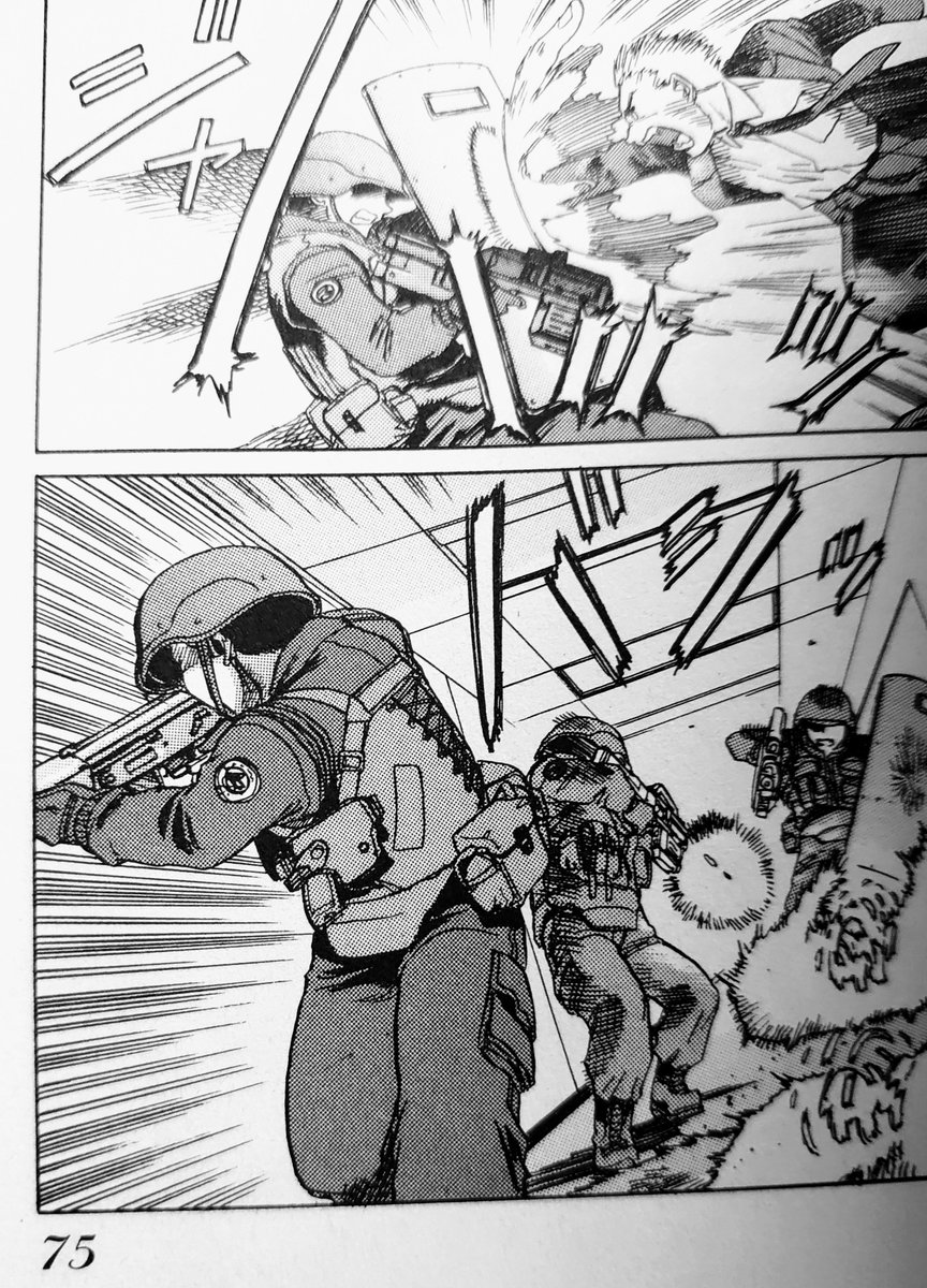 あと、特殊部隊装備にショルダーホルスターってのが、すっごい好きなんだけど、すっごい使いづらいんだけど(試した)、好き。 