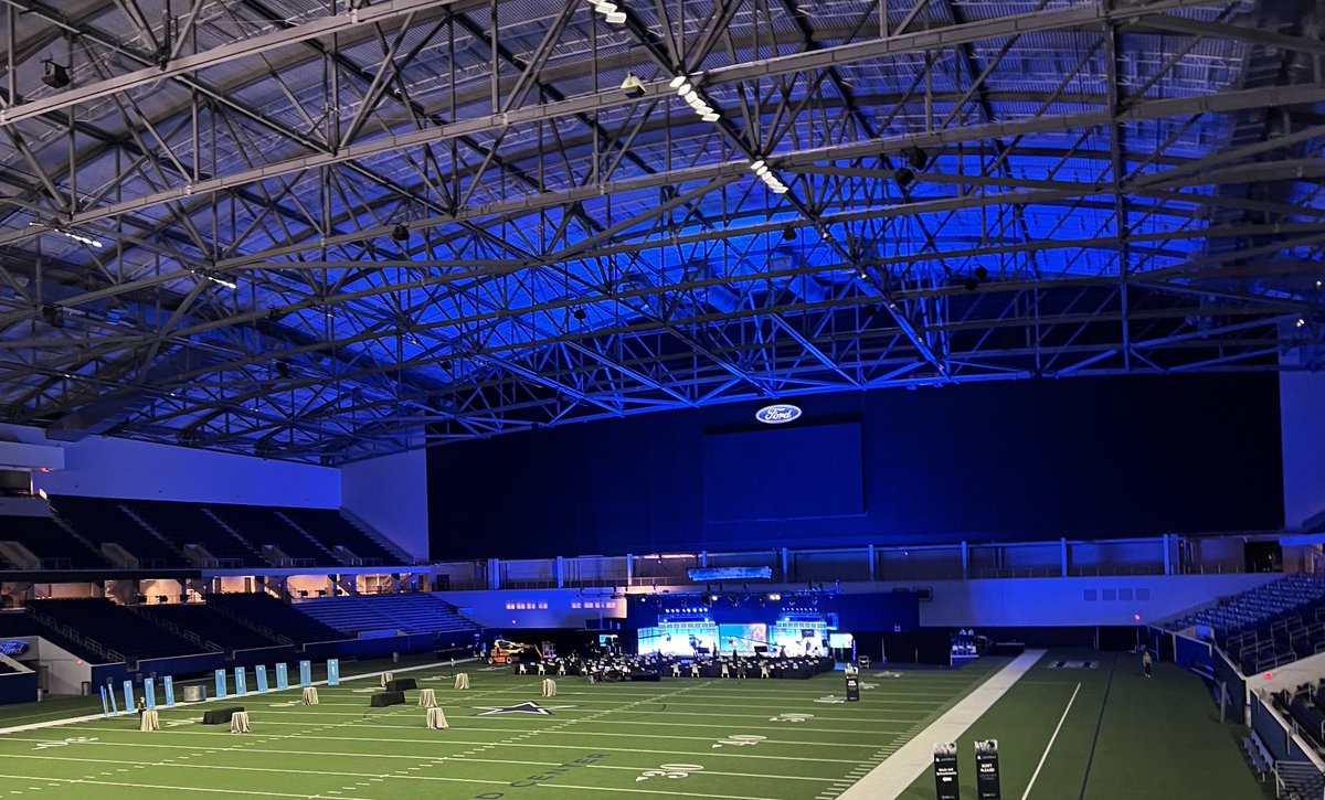 TheAnneChow's tweet photo. Getting ready to spend some (virtual) time w/my @ATTBusiness peeps for our 2022 Leadership Summit. 💪💙👊 We’re gonna #GoforGreatness together, in support of our customers, partners, communities, and people. #WeMeanBusiness #BetterTogether #ConnectedProtectedRespected https://t.co/nrmsNJDkNz