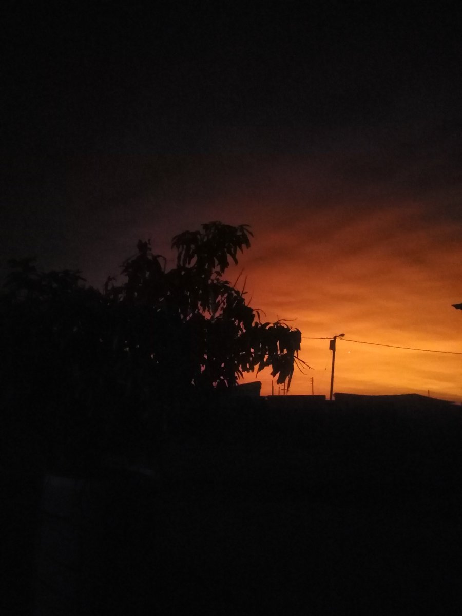 sthebongs's tweet photo. #TheMorningFlava @owenhannie @moflavadj @METROFMSA  I took this beautiful sunrise from 012 Soshanguve Mabopane Winterveld https://t.co/ffNWw8XHMD