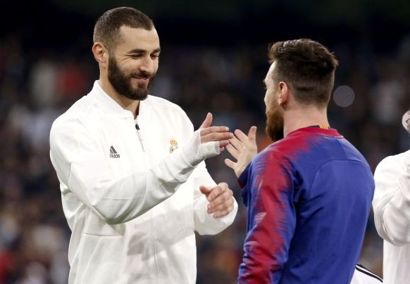 Melvinpastoree's tweet photo. 🎙BENZEMA: "Estoy seguro que Messi triunfará en el PSG. Por ahora está en un momento de adaptación. Si no marca goles, mira lo que hace en el terreno de juego en general. El fútbol no se trata solo de marcar goles. El que critica a Messi, no entiende nada de fútbol". BRUTAL 👏🏼🔥 https://t.co/Uqp1FVjElL