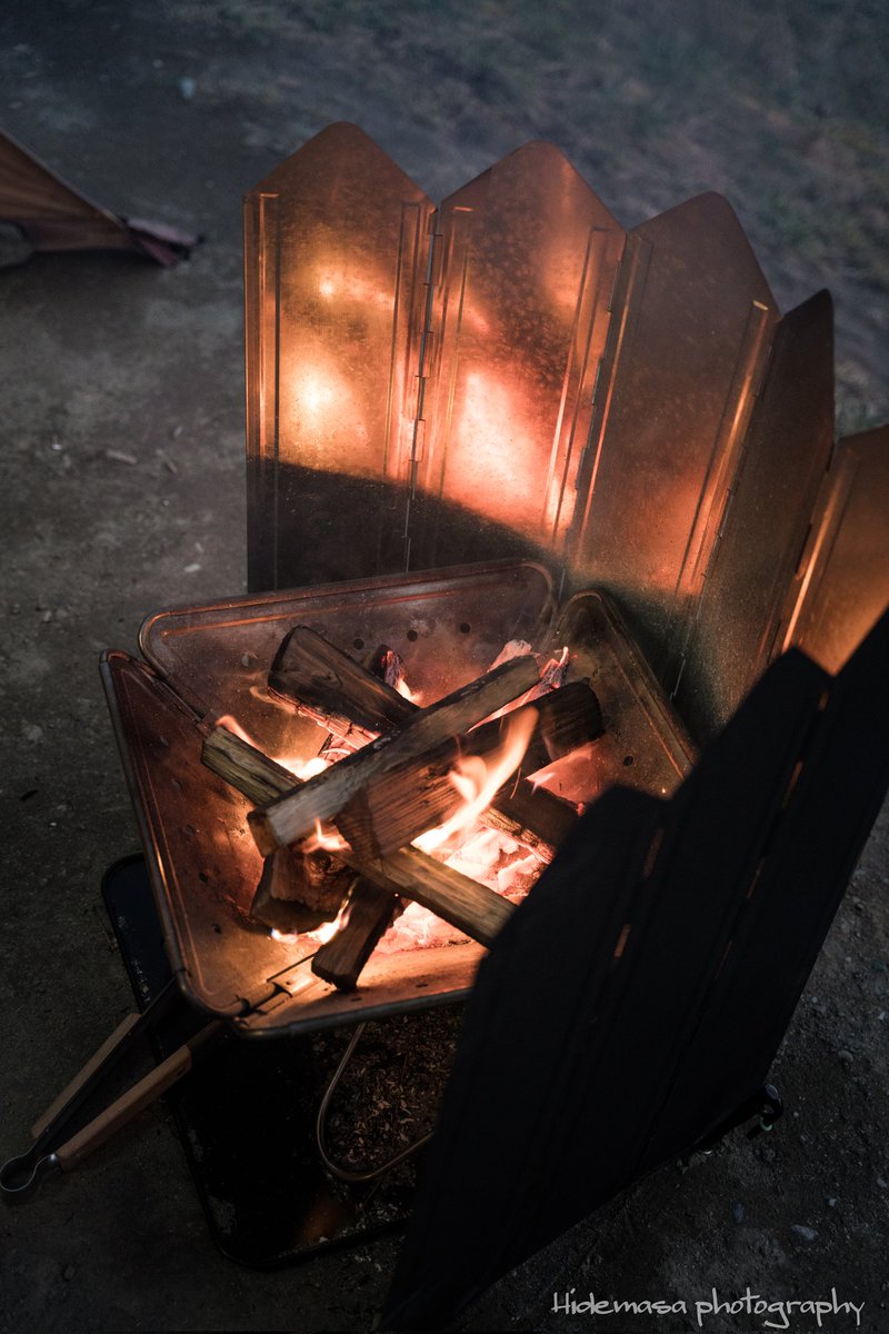 Hi_DesignFocus's tweet image. ときたまひみつきち
COMORIVER（コモリバ）

風が強かったので風防板が役に立ちました🎶
外側だけ耐熱黒塗装してます

#ときたまひみつきち 
#COMORIVER 
#コモリバ 
#ソロキャン 
#キャンプ