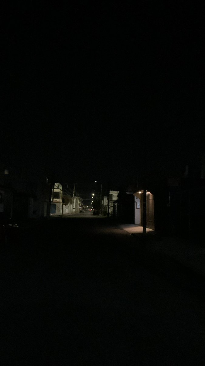 sgc10's tweet photo. @CFE_Contigo  @CFEnergia @laredcincoradio No sirve el alumbrado público en calle mirasoles entre calle 2 sur y dalias colonia bugambilias https://t.co/7FJct1vO8Y