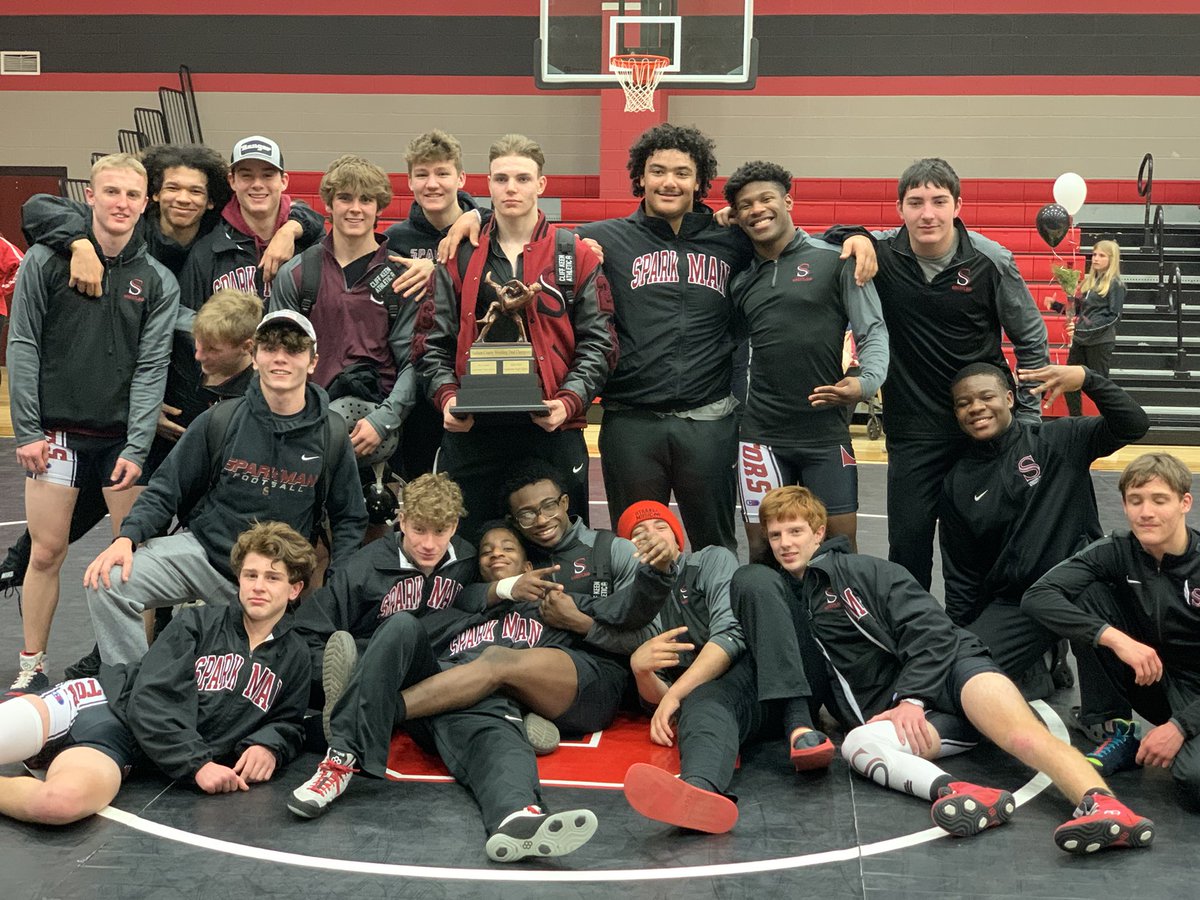 SenatorWT's tweet photo. Great night of competition at Sparkman this evening! Madison County Dual Championships and Senior Night for all the teams as well! Went 3-0 in duals and great to see all the seniors get involved! 3rd year in a row Madison County Dual Champions! #RARE @SparkmanAD @MCSSAthletics https://t.co/Npu6QiX70A
