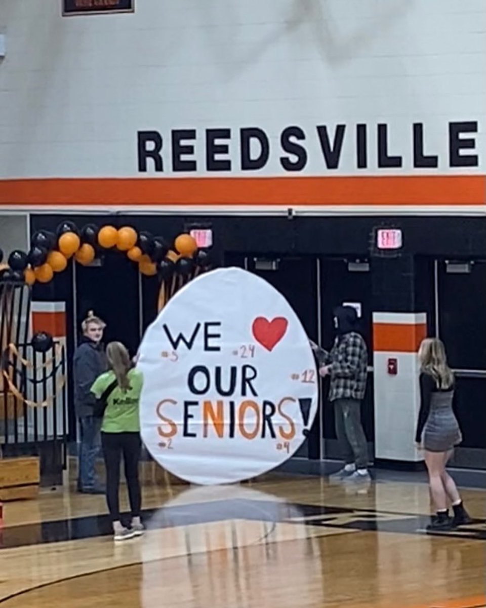 HynekMrs's tweet photo. Senior night for the Lady Panthers Basketball team! #weloveourseniors #ireallydo #theymakemesmile #reedsvillesd https://t.co/NZF0OYbybl