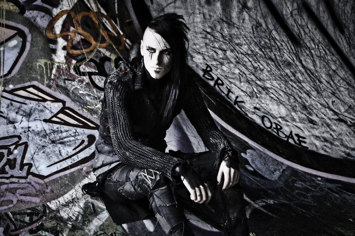 2Shadowsband's tweet image. Buy the ticket. Take the ride! 🤘              •
.
.
.
.
.
.
.
.
.
#2shadows #rockshoprecords #macartistrelations #maccosmetics #goth #metalguitarist #gothicmakeup #darkaesthetic #metalcore