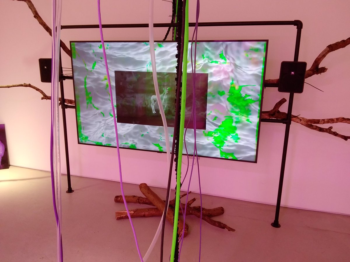 NE_ArtTeacher's tweet photo. I also managed to see this great exhibition @FreelandsF with works by @Will_Kendrick, #CatherineParsonage and #JessPower, three artists on the Freelands Painting Fellowship. Always so lovely to catch up with @BethanyRuthL and @HenzWard too 😁 https://t.co/CB8kRhuPZi
