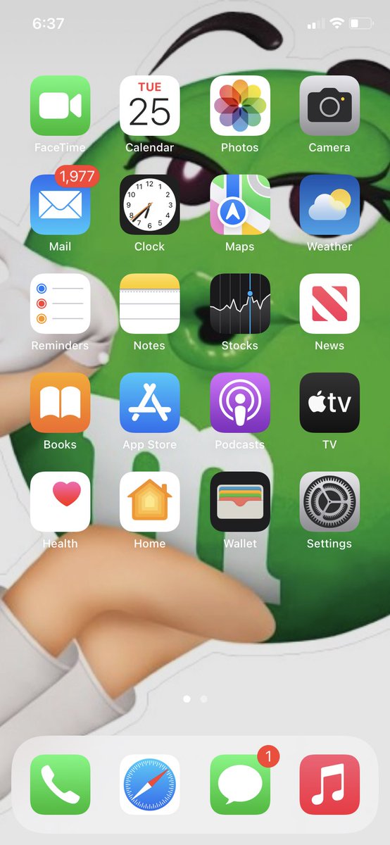 claire_cries's tweet photo. Want you to know the green m&amp;m has been my home screen since I got this phone https://t.co/lMVeVMJghb