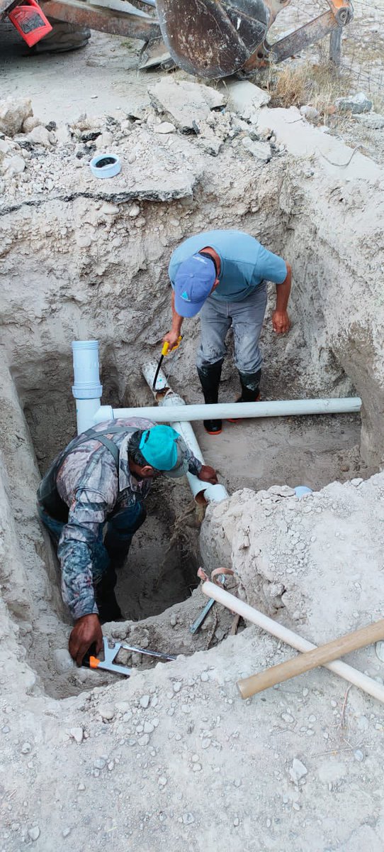 LauritaGalindo7's tweet photo. 💧 Continuamos realizando acciones para mejorar el suministro de agua potable en el municipio de Zaragoza, interconectando nuevos pozos en el sector norponiente de la ciudad. 🚧

#COMPROMETIDOSASERVIR https://t.co/FELip0M20b