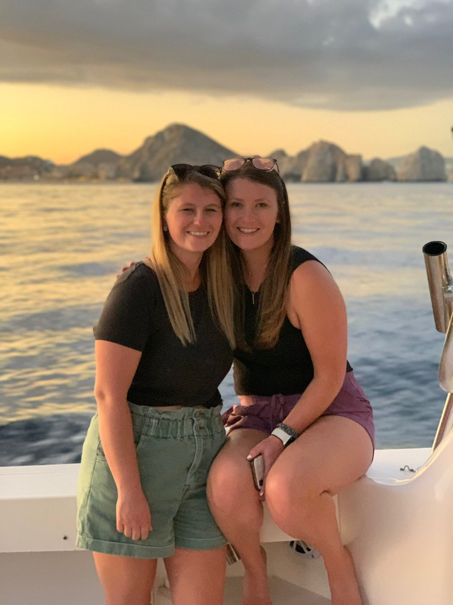 30Katelyn's tweet photo. Twinning since day one✨👯‍♀️ https://t.co/3wHI3cwrkv
