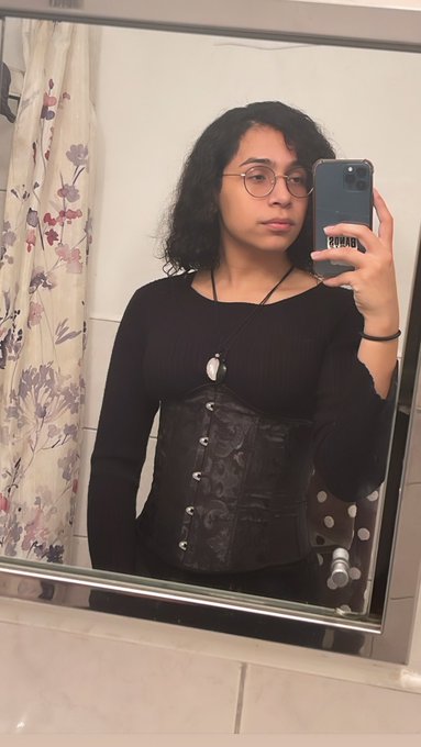 Unloved’s pics and videos