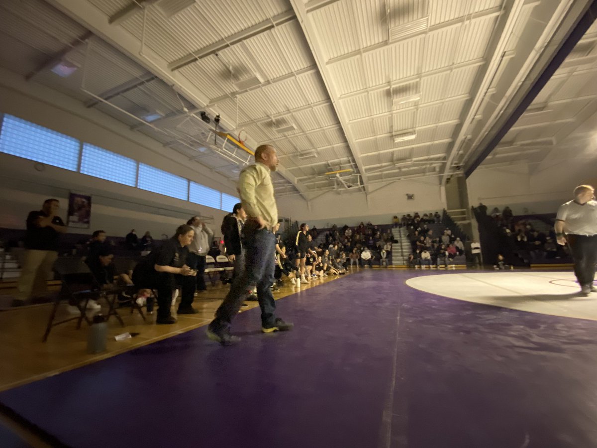 GIPublicSchools's tweet photo. The energy and support coming from this powerful Islander girls wrestling team is amazing! #IslanderPower Great job to the coaches for leading well! https://t.co/x5cV2P5ATx