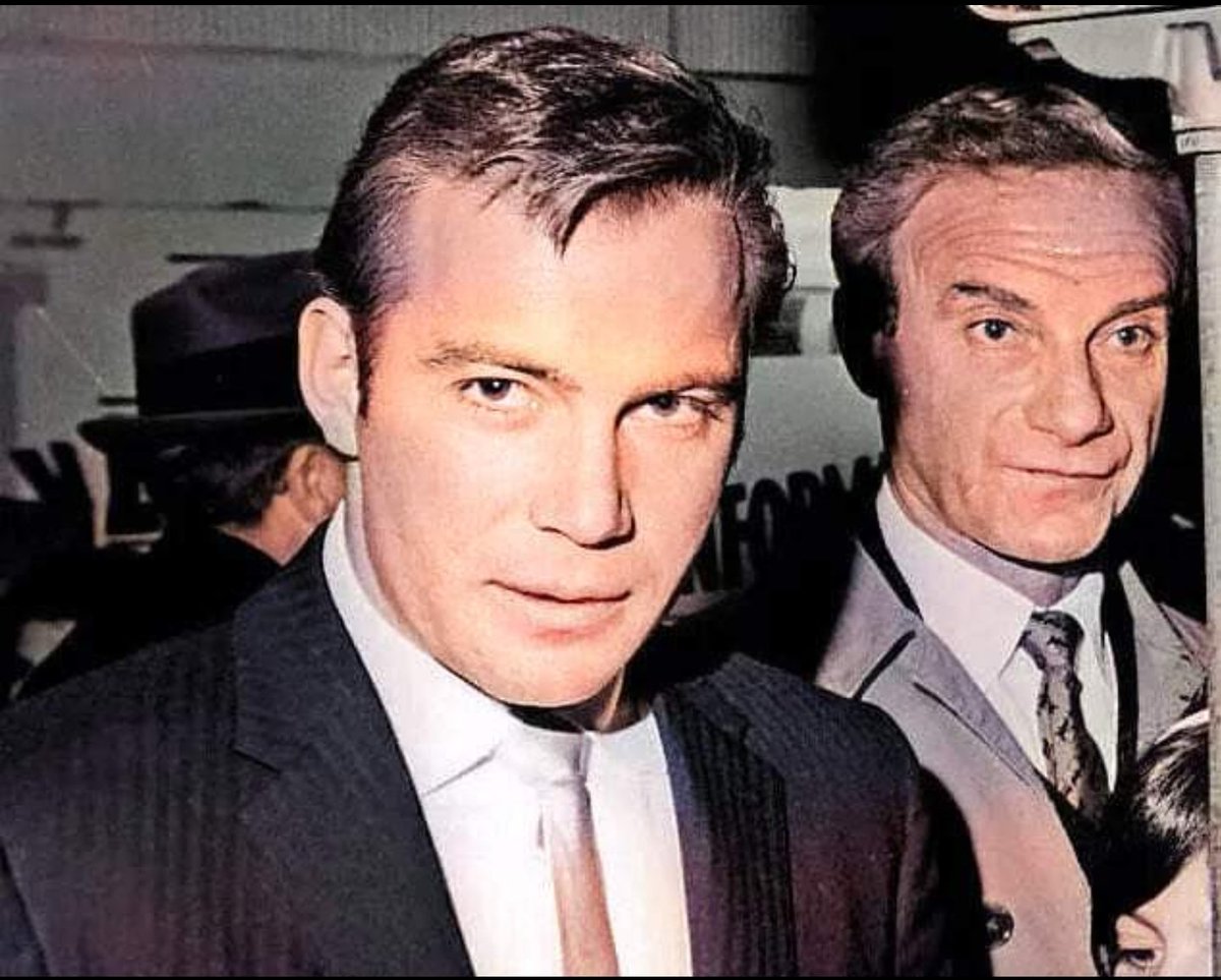 Stevoo7's tweet image. Ok , now here is a crossover i would of loved to see. @StarTrek @miri_plt @WilliamShatner @startrek #DoctorSmith #captainkirk