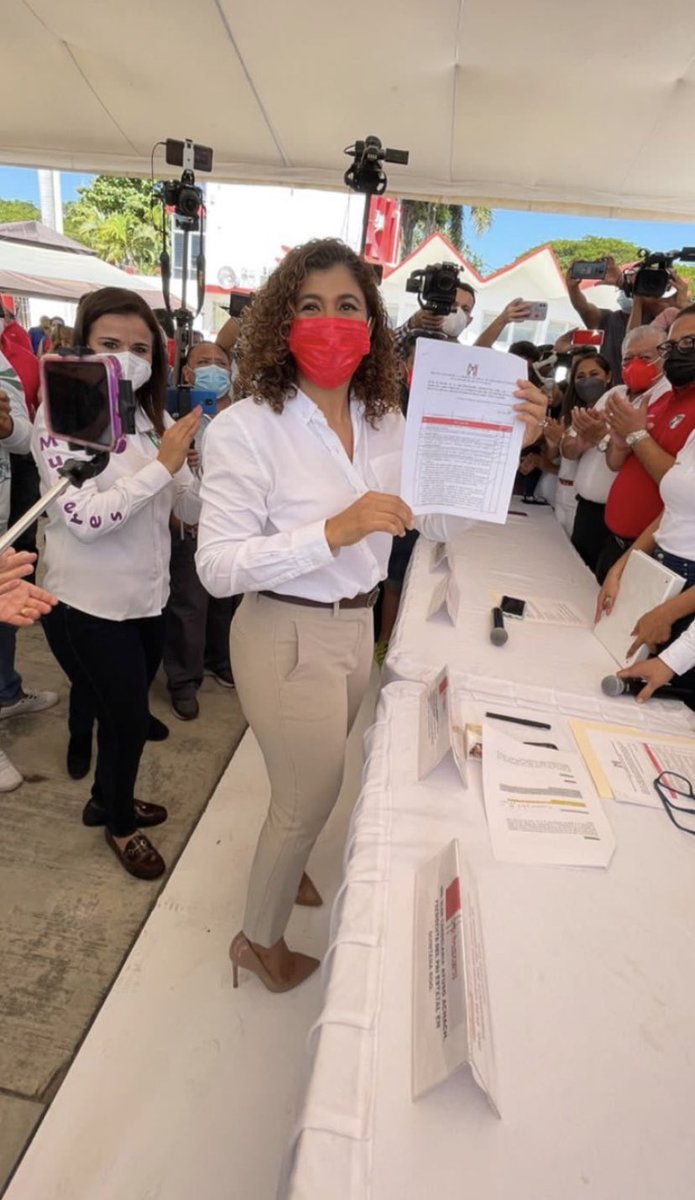 omarescalantemx's tweet photo. El día de hoy con mi presidente nacional de la @UR_Nacional Gral @FaustoMZamorano acompañamos en su registro a la precandidata @Hendricksles por la gubernatura de Quintana Roo. https://t.co/nNQlsOx6iM