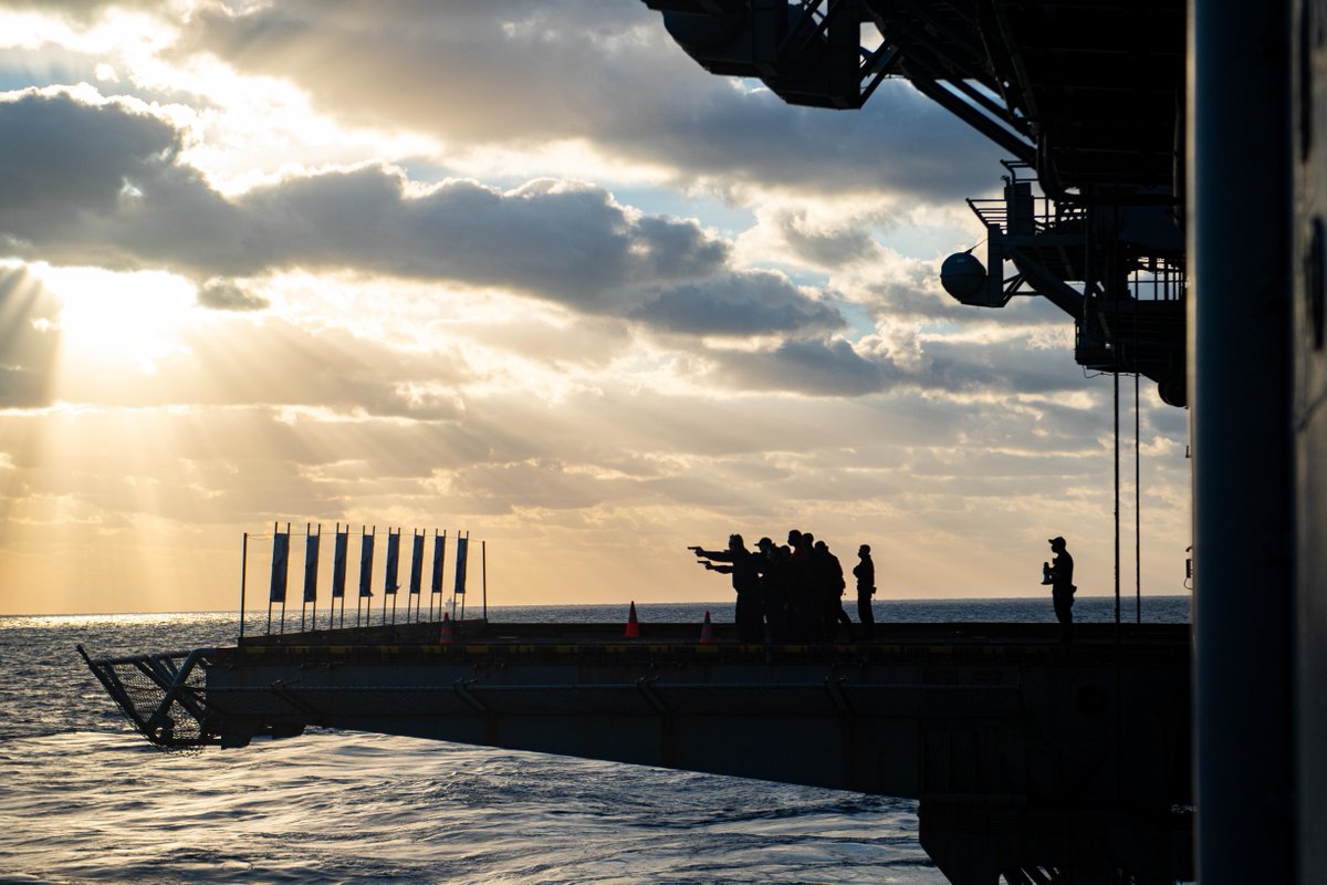 USNavy's tweet photo. 1οΈβ£ #VFA34 F/A-18E flies near @USSHarrySTruman #CVN75 @USNavyEurope.
2οΈβ£ #USSCharleston #LCS18 conducts #FLTOPS and 3οΈβ£ #USSAmerica #LHA6 holds small arms training @US7thFleet.
4οΈβ£ #USSAsheville #SSN758 moors to @USSEmorySLand #AS39 @nbguam.
βΉοΈ & π½: https://t.co/jlLwM0HAuH https://t.co/S6fHFWorx7