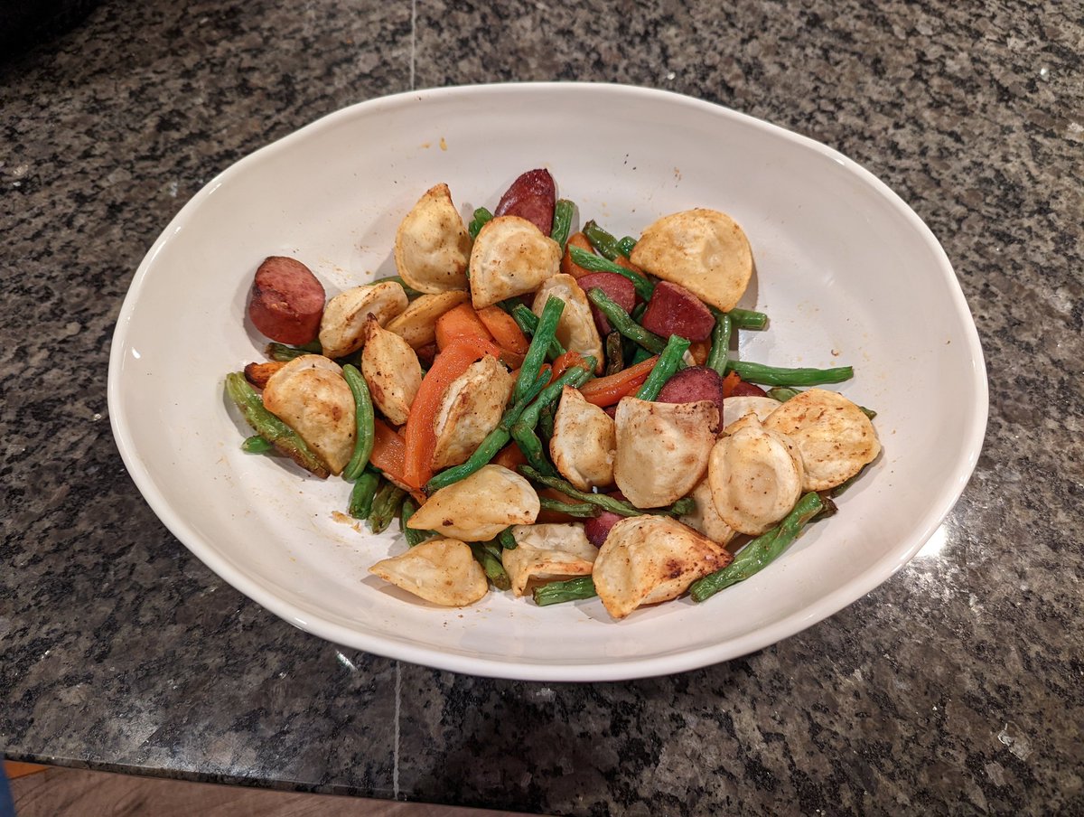 DrKirtyBrown's tweet photo. #AcademicFail of the day: Forgot to hit record for a lecture today even after I practiced! 🤦♀️
#AcademicWin of the day: I made this pierogi, veggie, and keilbasa dinner in my air fryer 😎
Calling this day a draw y'all https://t.co/sveOOXEXpR