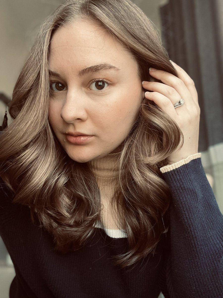 ash_ross_mine's tweet photo. Not me posting pictures of my (first ever) haircut on fb and insta and running away ope lol https://t.co/ybTOfE6AjE