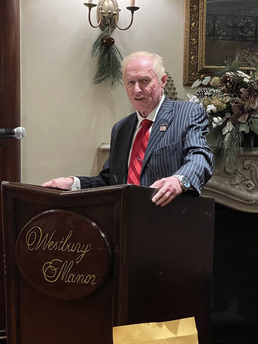 CyberDet's tweet photo. At the ⁦@ASISLongIsland⁩ meeting to hear the ⁦⁦@NassauCountyOEM⁩ Commissioner talk about our infrastructure and the ⁦@NassauExec⁩ plans for County residents. https://t.co/m9in4IzWG6