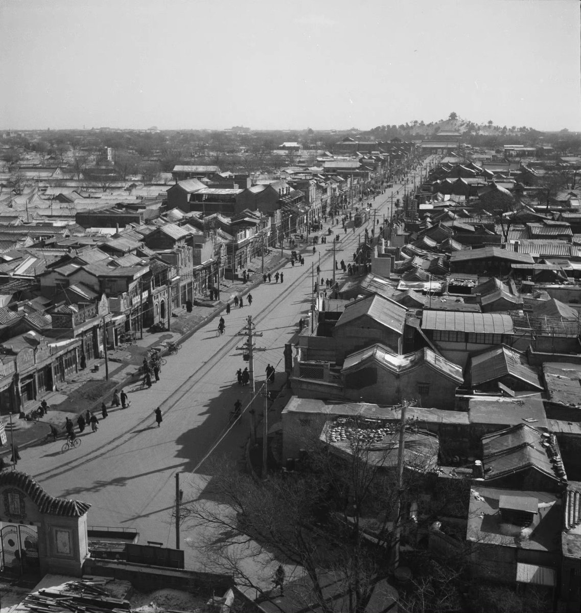 Outside the DiAnMen street, Peking, 1930-40s. Taken from the Drum