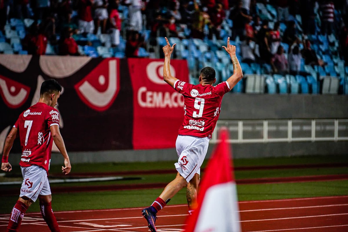 VilaNovaFC's tweet photo. Crava muito o menino Clayton! 🇦🇹

#VILxGTB - 1x0 - #TIMEDOPOVO https://t.co/JpnASL8Nrw