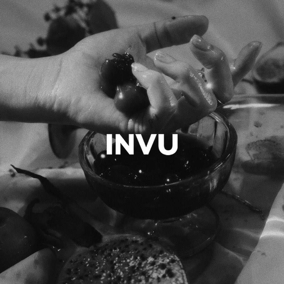 suitaes's tweet photo. My Voice - 13 songs 
Purpose - 10 songs
INVU - 13 songs 🖤 https://t.co/DqQO9U3dzR