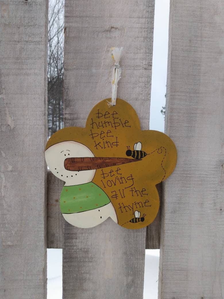 SnowFolkLane's tweet photo. Excited to share the latest addition to my #etsy shop: Bee Humble Sign https://t.co/fW9Rcu4uKc #beehumblesign #beekind #beeloving #snowmancollector https://t.co/Gx4ucrNvD0