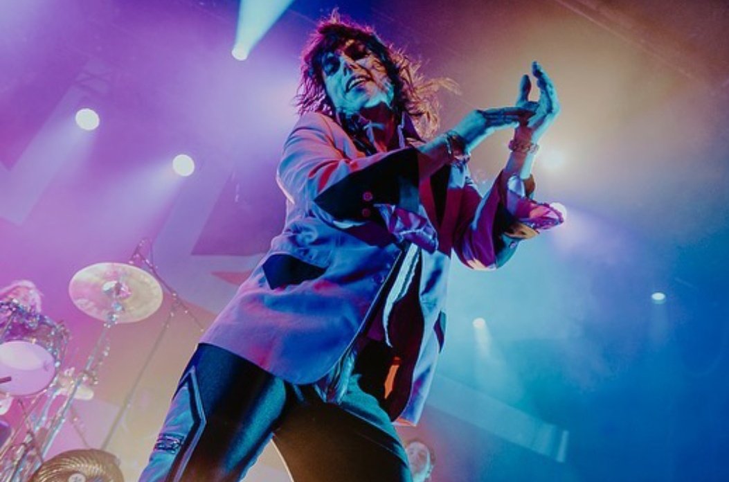 GioviMontagna's tweet photo. The best photos of the new stages of the Strange days tour 😭😭😍😍
#thestruts #strutters #lukestruts https://t.co/Y9e81zjPnr
