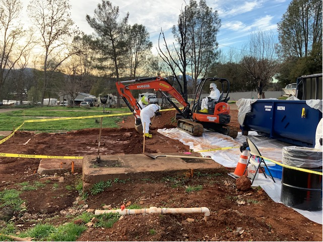 CaliforniaDTSC's tweet photo. DTSC crews went back to #Lake County this week to remove mercury-contaminated soil left after the #CacheFire last summer. @CalRecycle sampled the soil after its cleanup and discovered the mercury. #OneCalEPA. https://t.co/vxcDkD2Dxz