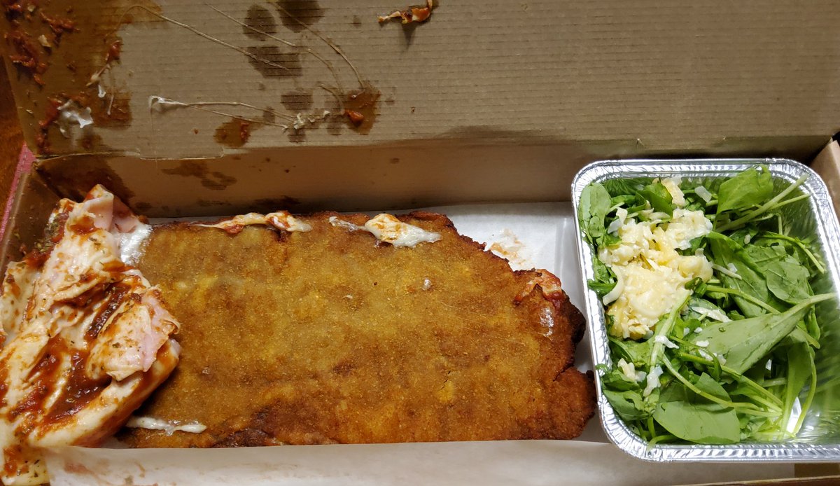 Muy bueno el packaging de <a href="/elclubdelamila/">El Club de la Milanesa</a> 

Ahora... tanto costaba una mínima capacitación para el delivery? 😡