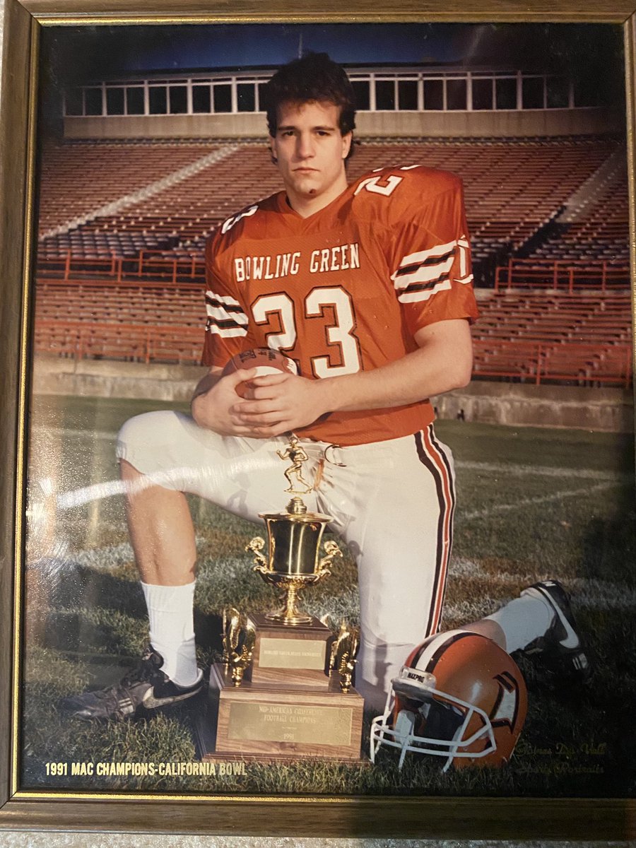 Broc_Lowry9's tweet photo. Blessed to receive an offer from Bowling Green State University!! Thank you to @CoachLoefflerBG for the opportunity! https://t.co/z4QaThb8YH