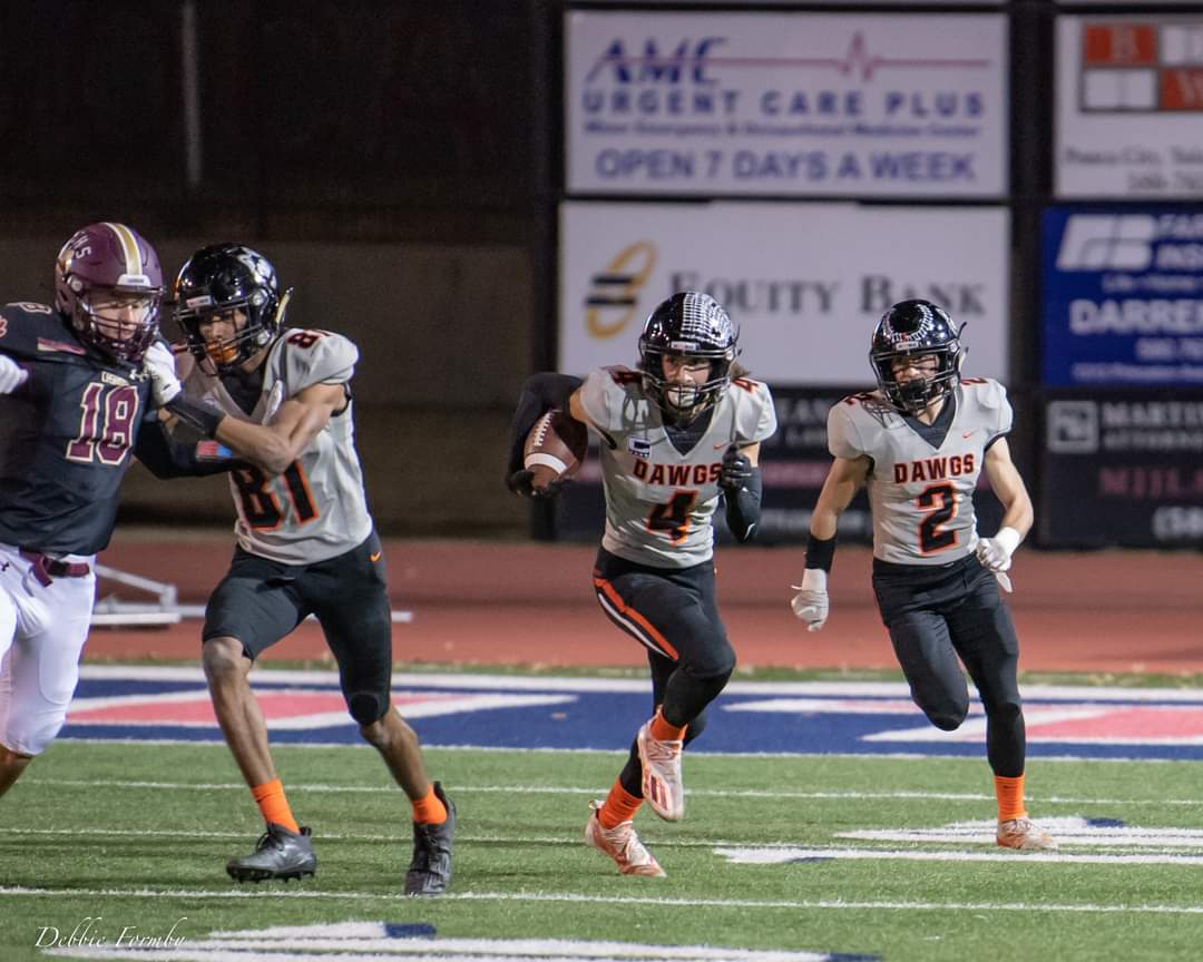 matthennesy's tweet photo. Congrats to @Lesharo1 DE &amp; @daltonhurd4 DB for being selected to the OCA East All State team! https://t.co/bOzYOHs7E5