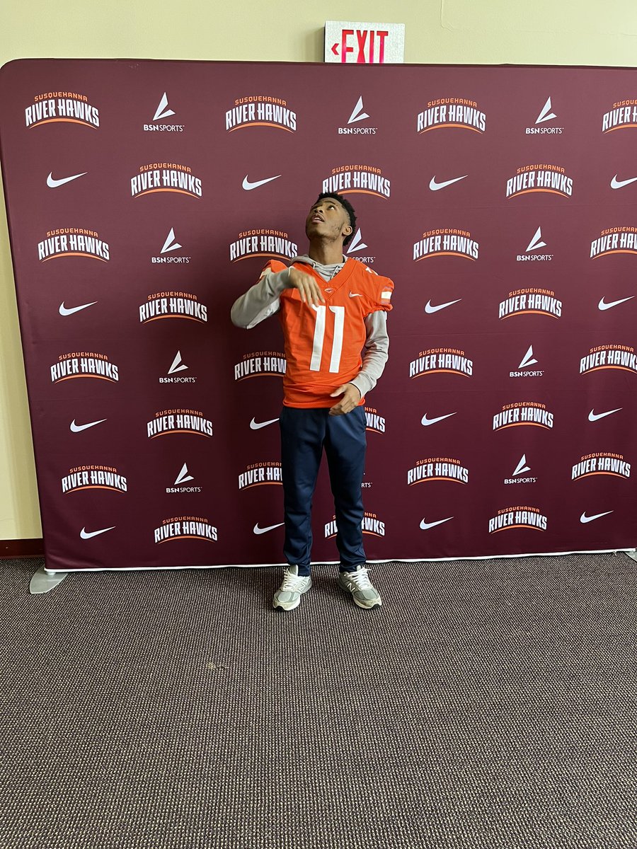 11zxro's tweet photo. Great visit @SusquehannaU 🧡🧡! Go River Hawks🧡🧡! @CoachGaines_1 #notcommitted https://t.co/XEPD6Wsbat