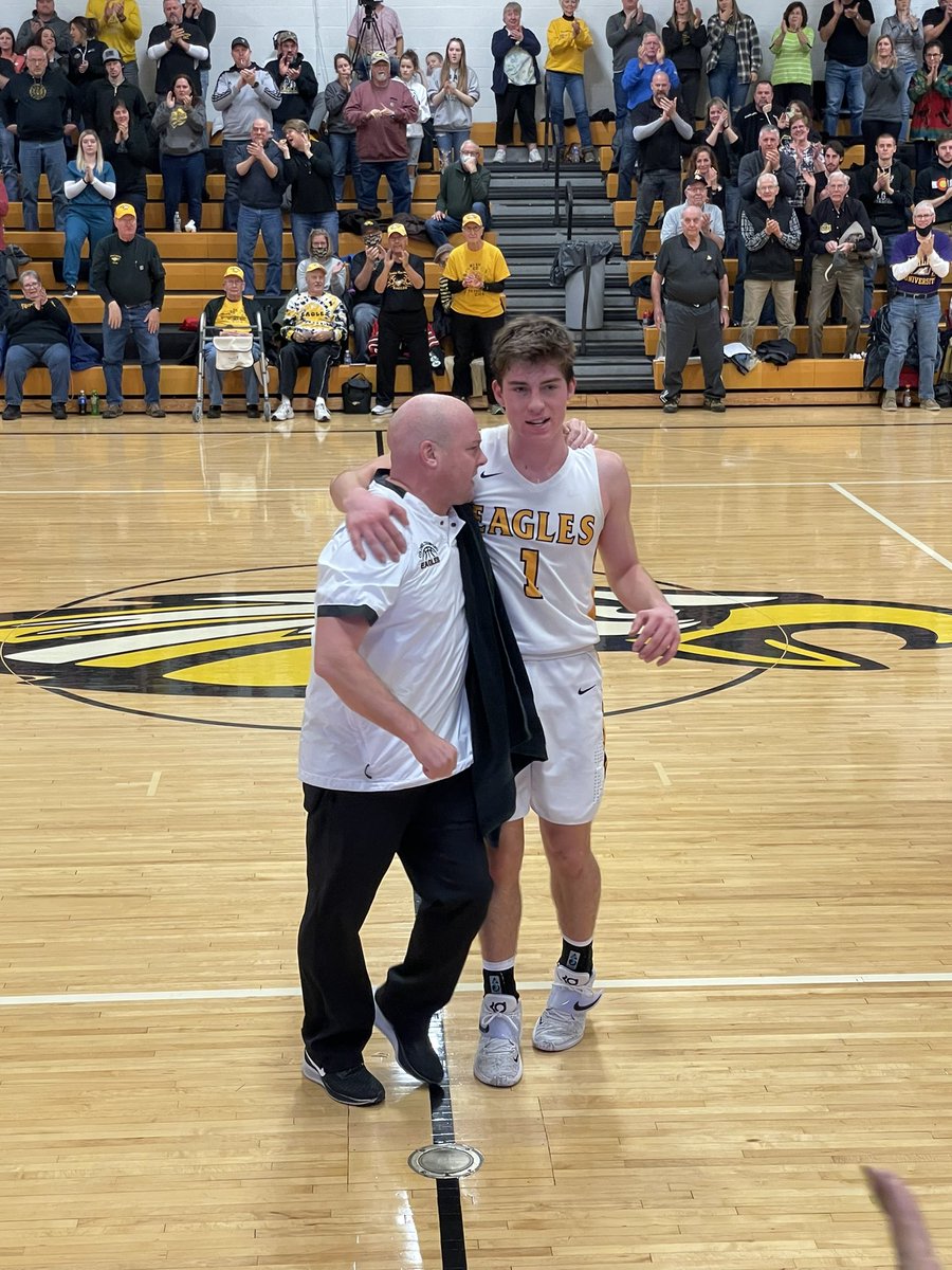 Your new CAREER assist leader at <a href="/colonelcrawford/">Colonel Crawford High School</a> is <a href="/studer_mason/">Mason Studer</a>! He just dished one out to @bbaker2304 for a corner 3 for assist No. 347 in his outstanding career.

David Hudson’s record 346 stood for 23 years.