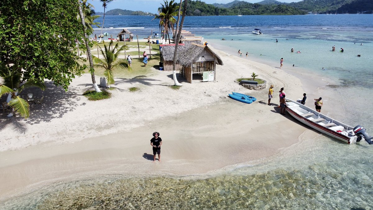 iskwald's tweet photo. Hoy me escapé de la oficina para ir a mi isla favorita de Colón 🏝🙉 https://t.co/NK11H27HCf