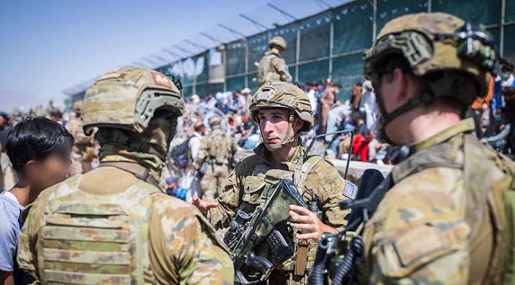 Wellbeing_au's tweet photo. wouldnt it b great initiative 2 award those mbrs #ADF #AFP #APS #AustraliaDay 4 their efforts on #OpHighroad evac #Afghanistan & #Australian civilians but I’m gathering powers to be have not been too concerned or the public/media for that fact as it’s no longer a headline!! https://t.co/EmmPEA9fws