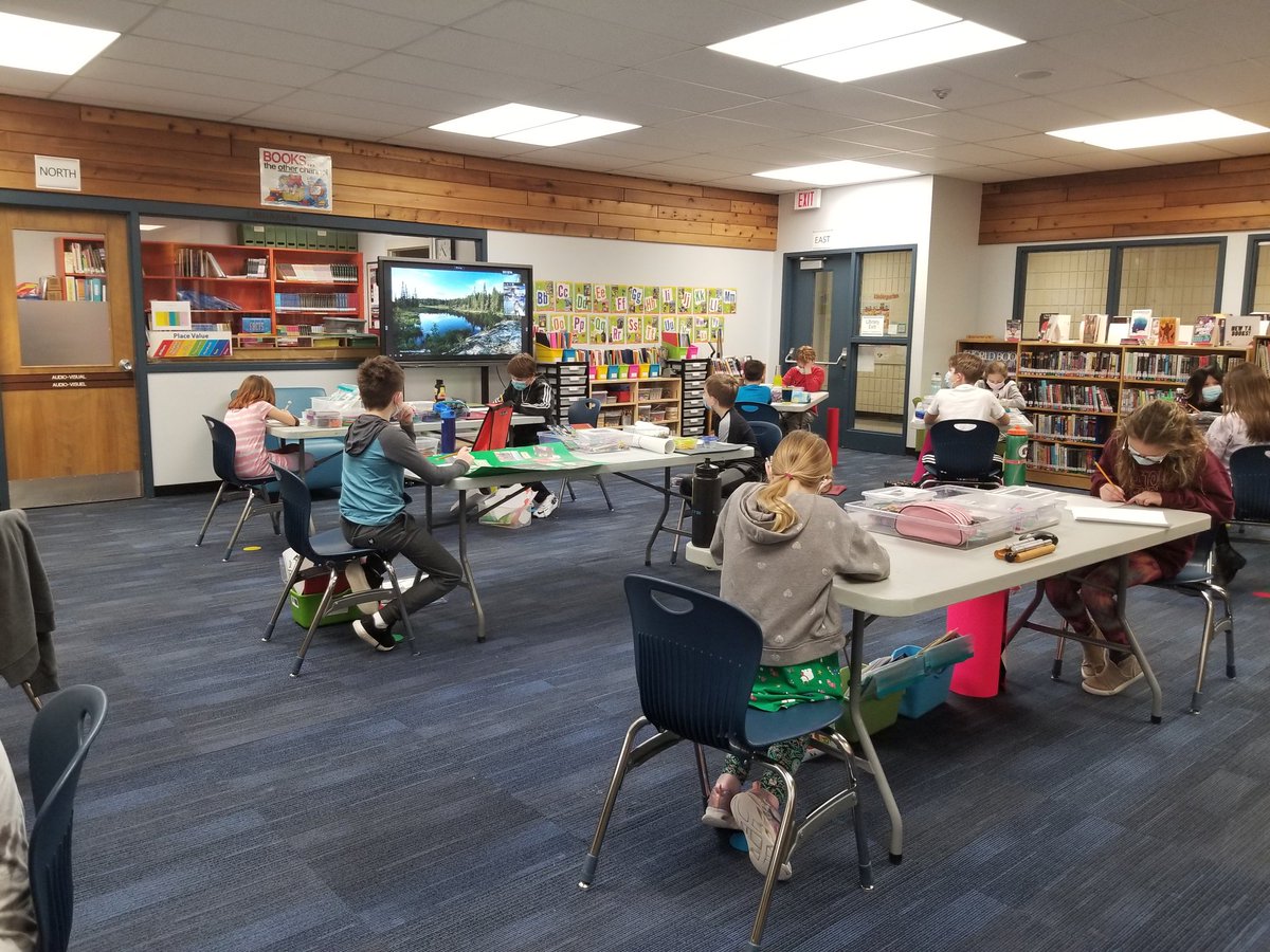 HenDaniel2's tweet photo. A big thank you to #CPAWS for a wonderful workshops about Manitoba's trees. We learned a lot!!! @riverwestpark https://t.co/keTwcESu4o