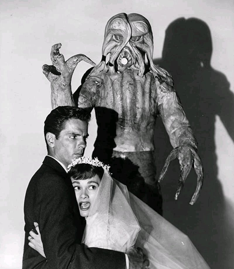 выйти за монстра. годзилла роланда эммериха 1998. Gloria talbott. выйти за монстра. выйти за монстра.