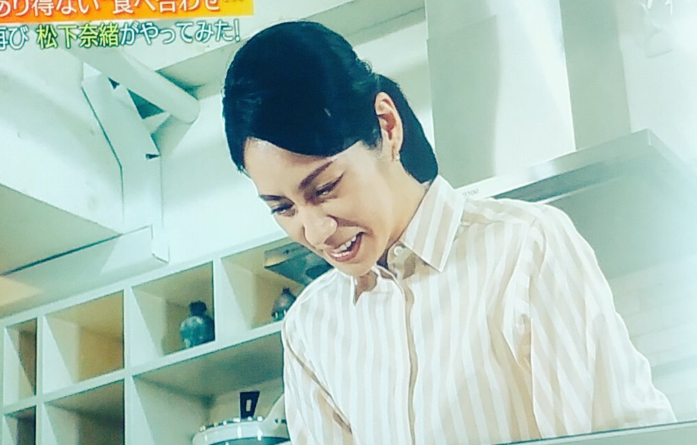 reo_naniwa's tweet photo. #ガイアの夜明け #味覚センサー #レオ #AISSY
#ラーメン × #プリン
データ上 美味らしい…
調理中 顔歪んでますが…試食
→#松下奈緒 さんの顔!!極端に笑顔に換わる🍜え あり?
他にも
#バナナ × #しらす
#納豆 × プリン
#明太子 × #りんご 等…
#松下奈緒 さん #お仕事お疲れ様ですwww #食の科学 https://t.co/CgYRPbBA02