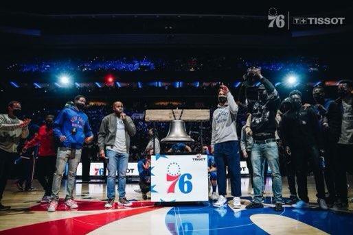 larry_meli's tweet photo. Celebrating the Blue Coats Showcase Championship at the Sixers game! Coats Coats Coats!
#ringthebell https://t.co/TnuDdHPc4T