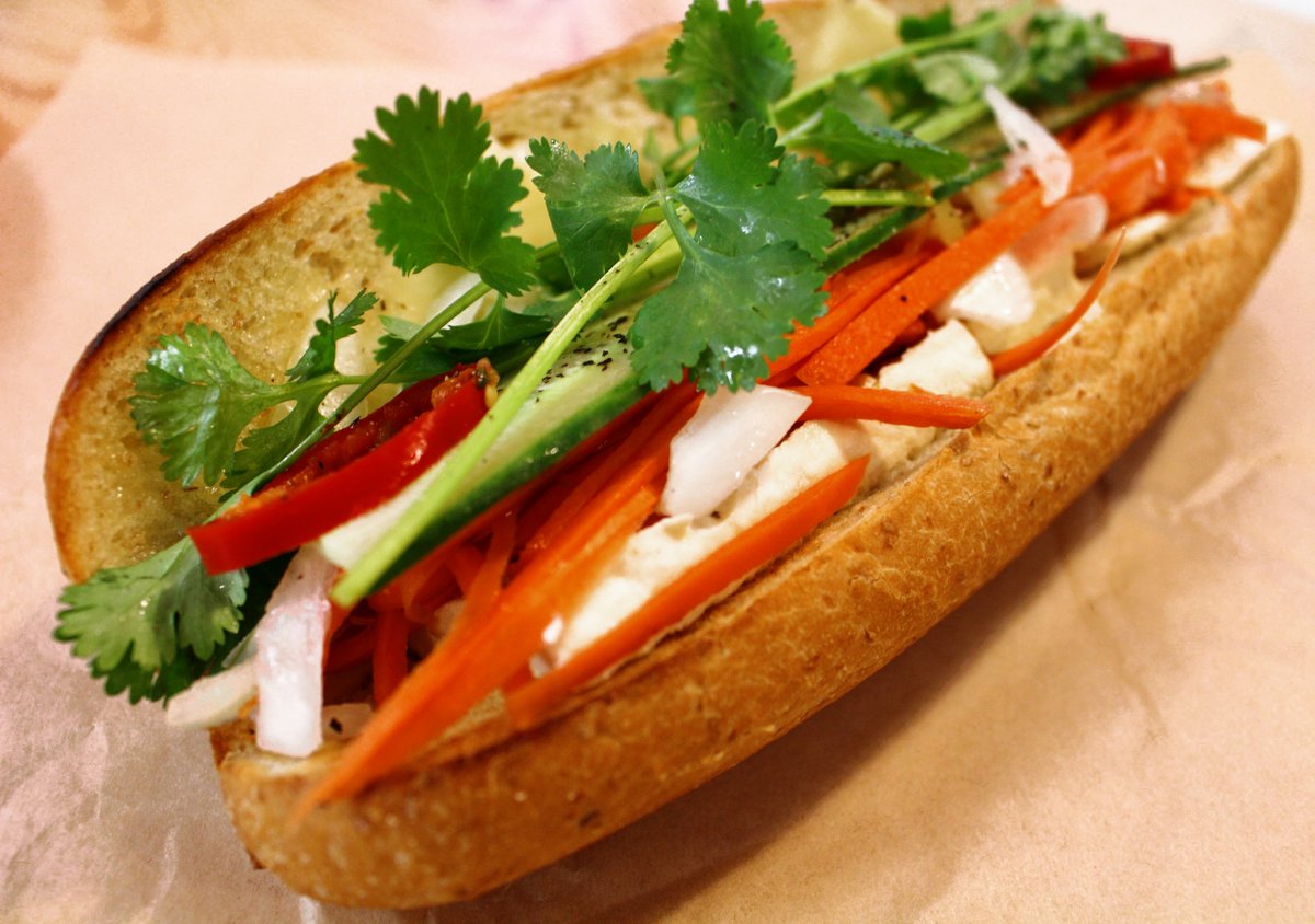 We're delivering Vietnamese Banh Mi Subs on <a href="/SkipTheDishes/">SkipTheDish</a> and <a href="/DoorDash/">DoorDash</a> Look for Asian Supermarket and our WHATSUB &amp; Bubbles Moniker branding #yql  skipthedishes.com/whatsub-and-bu…