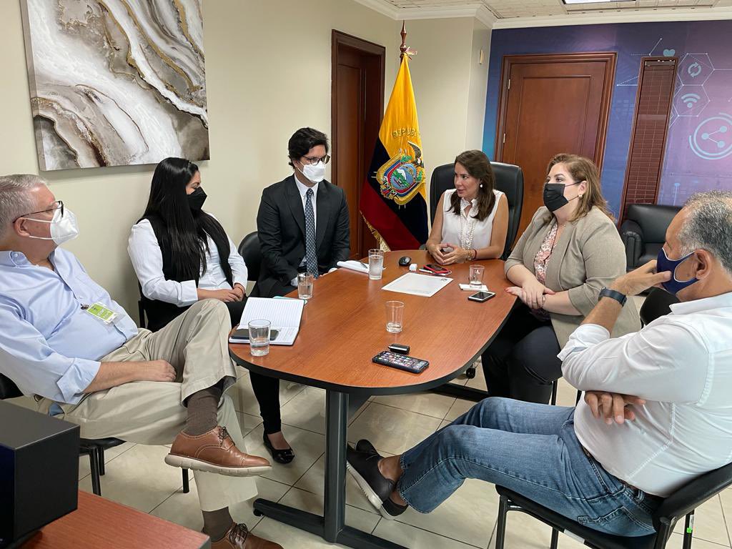 vmaino's tweet photo. Simplificamos procesos para incentivar al sector productivo. Con el Consejo Ciudadano Sectorial de Acuacultura y Pesca analizamos agilidad en procesos, optimización de servicios digitales, normativa moderna y aplicación de la #LeyDesarrolloEconómico. https://t.co/RLWqfv9zCA