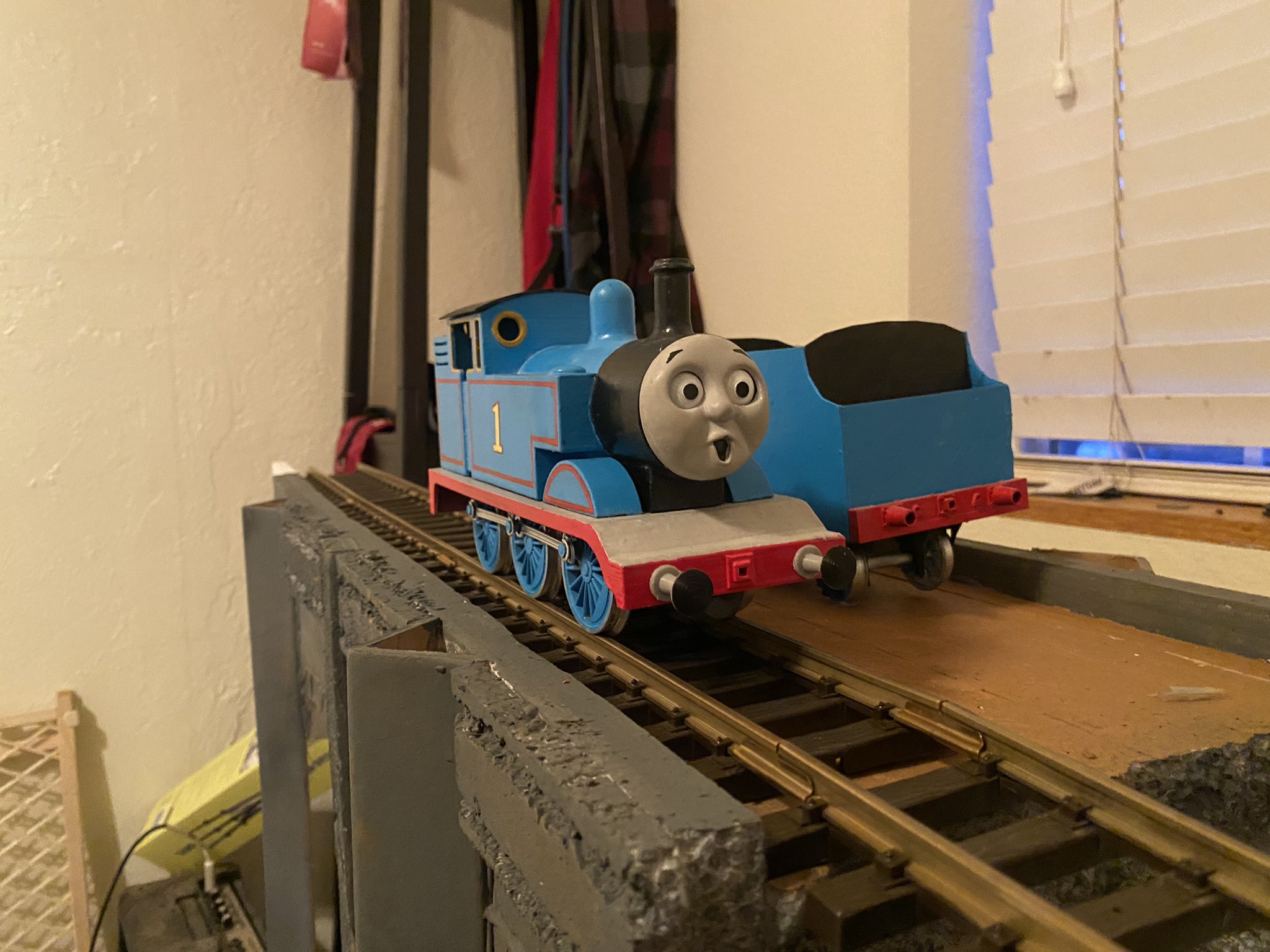 تويتر ソドーp提督 第三回mmdきかんしゃトーマス開催まであと11日 على تويتر Rt Djderek64 Idk But The Lighting Made The Blue Hit So Good Rn T Co Lce4farvmp