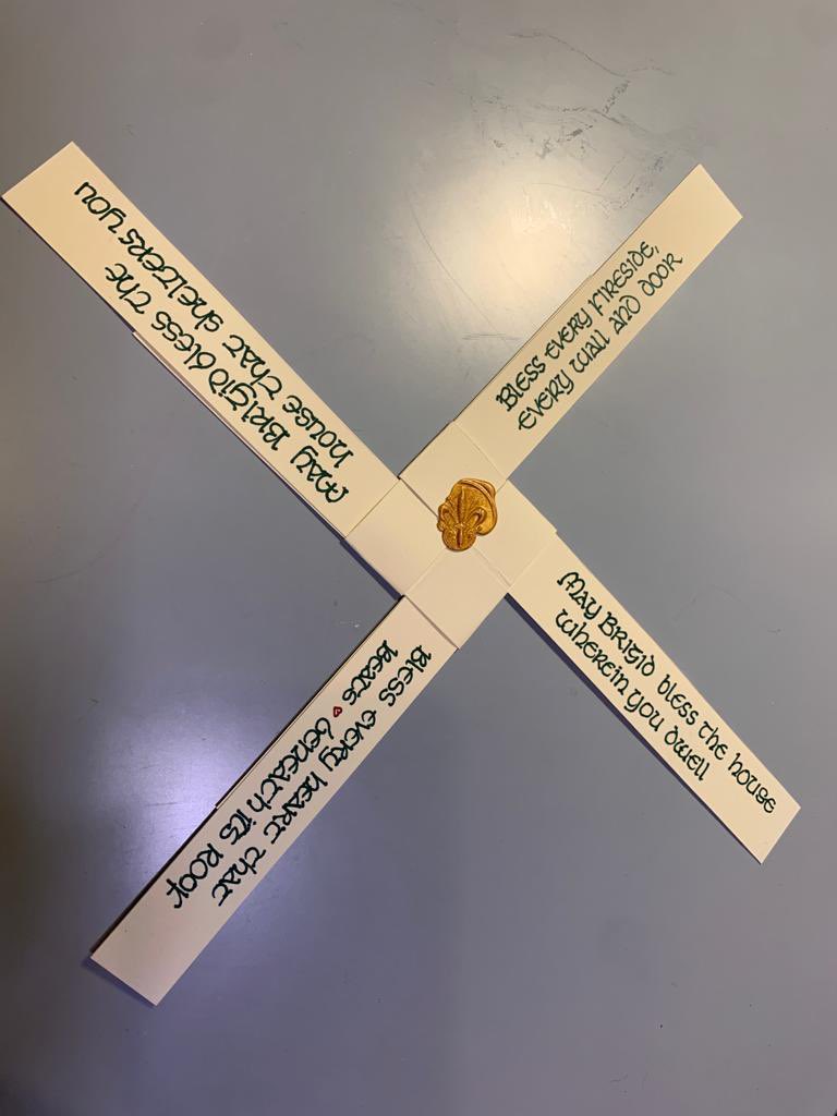 SunshineTVIrl's tweet photo. Celia Richards makes a beautiful St Brigid’s Day Cross for our viewers @ALONE_IRELAND @MowlamHealth @HsehealthW @carechoicestl @irelandsown1902 @acorn_nation @FriendofElderly @MeathAge @AgeFriendlyIrl #StBrigidsDay #inspiration #celebrate #art #crafts #senior #retired https://t.co/QpvglwsHad
