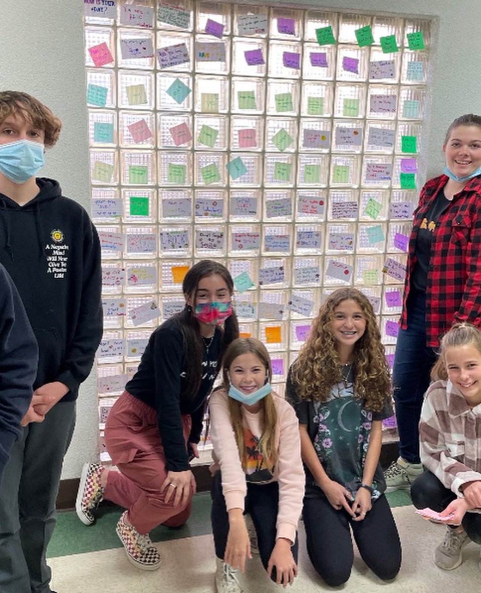 RBGUSD1's tweet photo. RBG Student Council spreading kindness! 🧡💚 #greatkindnesschallenge https://t.co/iUenSazc9E