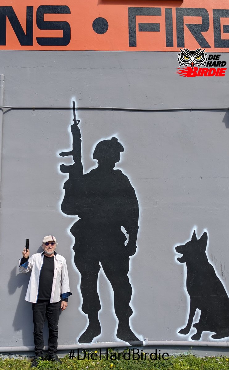 DieHardBirdie's tweet photo. “You can usually tell that a man is good if he has a dog who loves him.” – W.Bruce Cameron
#DieHardBirdie #HearBirdieFearBirdie #seniorgamer #graygamer #worldchampion #csgoworldchamp #gaming #esports #videogames #videogamer #counterstrike #csgo #callofduty #leagueoflegends #dota https://t.co/2FbItaej2R
