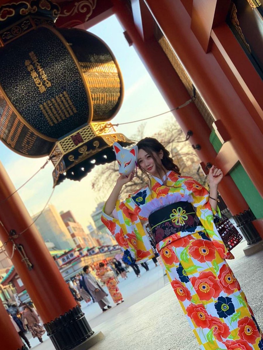 090Narumi's tweet photo. あけましておめでとうございます⛩
今年も宜しくお願いします🎍✨✨

遅すぎる投稿…笑
久々着物着たいなと…👘🧡🧡

オレンジ可愛い🍊🍊🍊

#着物コーディネート 
#着物女子 
#着物レンタル 
#りかわふく 
#kimono 
#梨花和服 
#和服 
#着物 
#浅草 https://t.co/cKU2wNfyPb