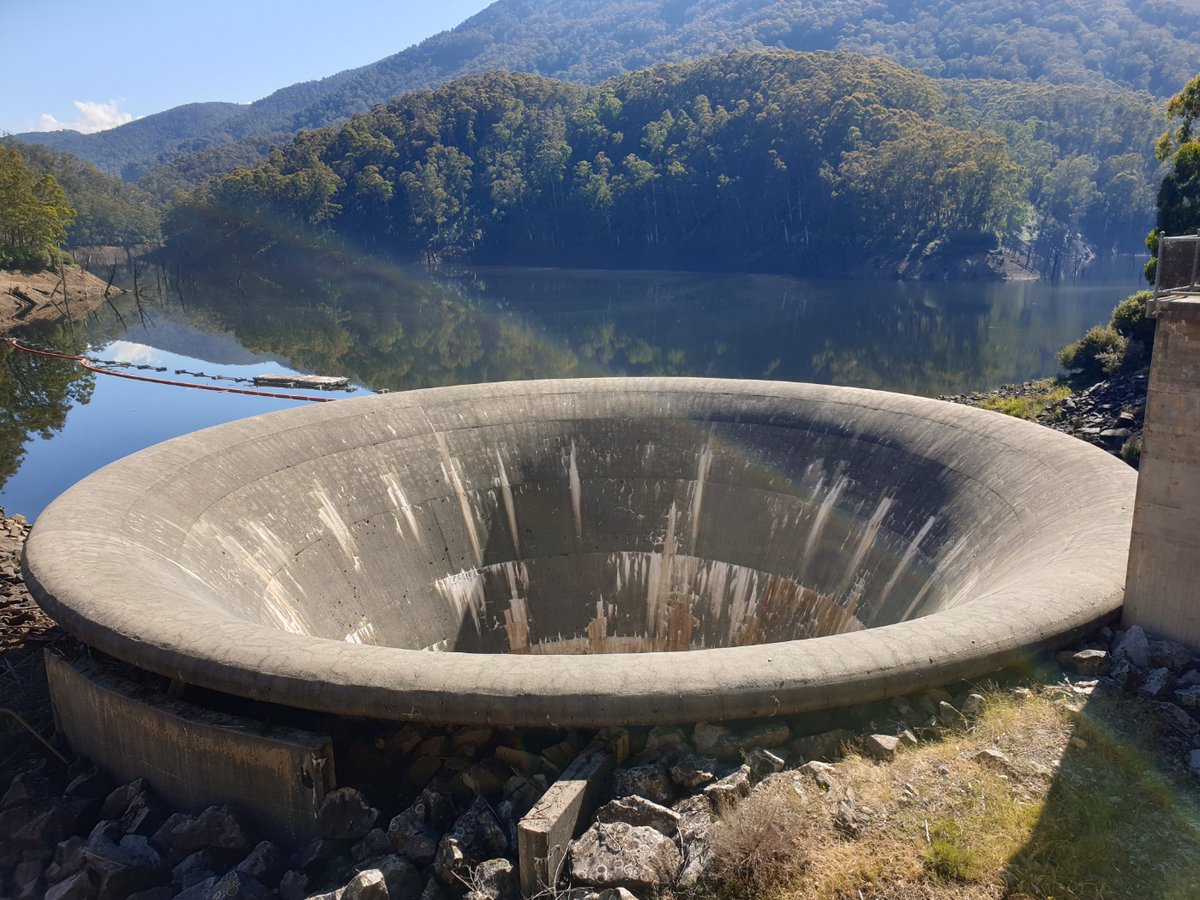sister_ratched's tweet photo. Magnificent #Geehi Dam, with its fabulous gloryhole spillway, views of the Main Range, and wildflowers; worth the long dirt road in. https://t.co/U9ylvzrVIv