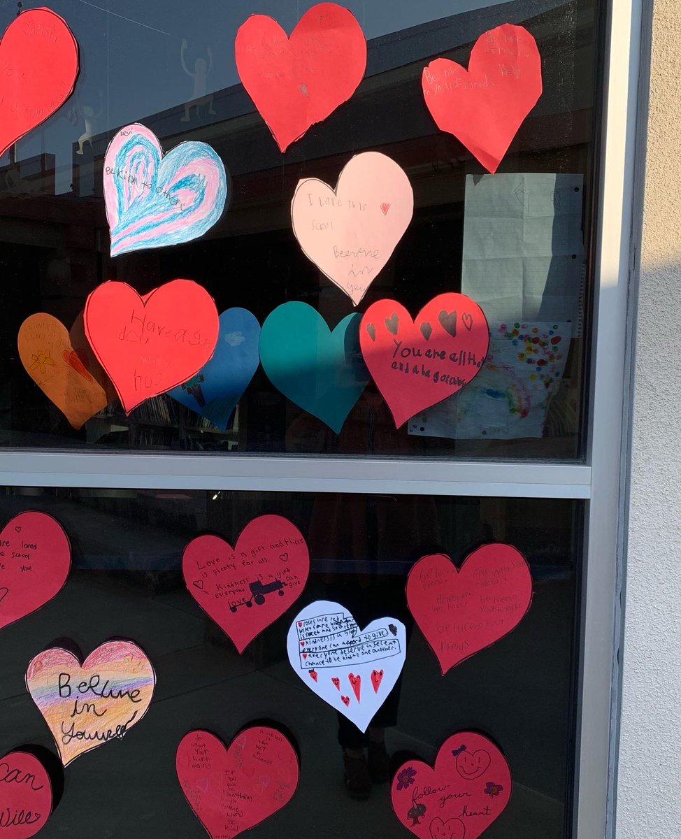 RBGUSD1's tweet photo. RBE sprinkling kindness! 🧡💙 #greatkindnesschallenge https://t.co/FCef0eR7K5